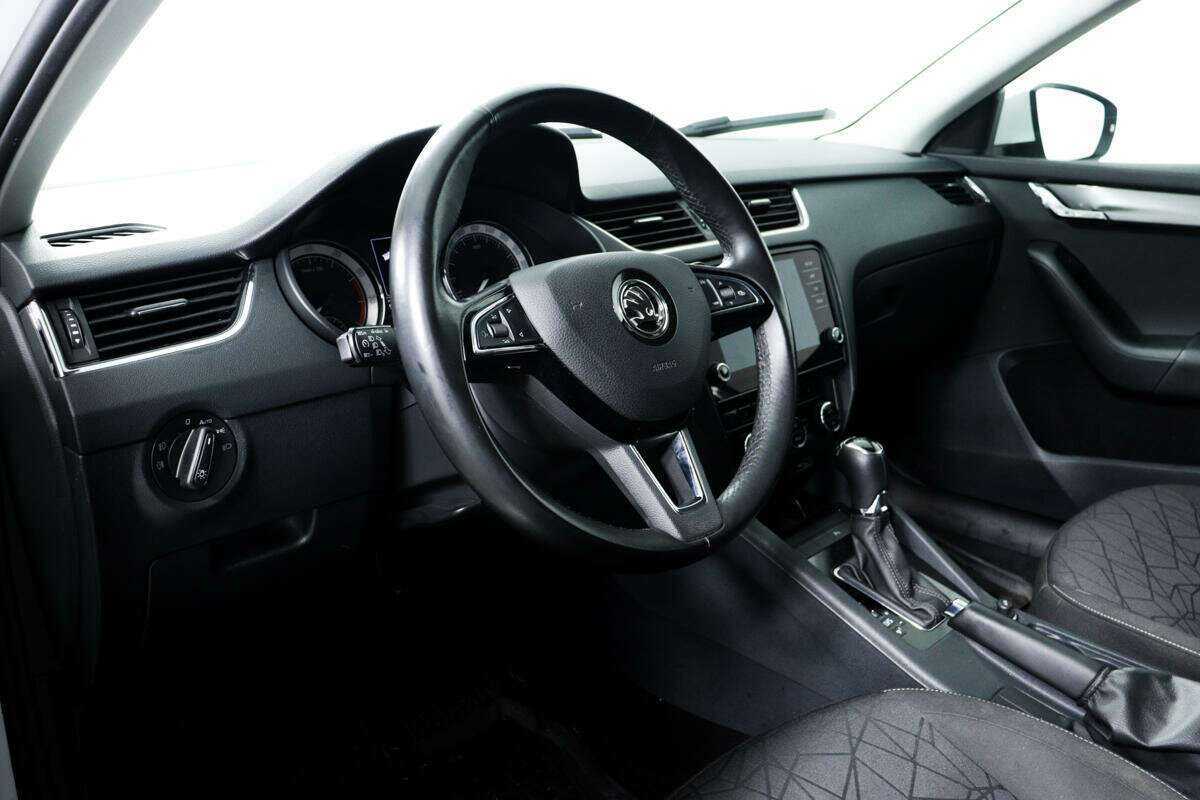 Купить Skoda Octavia с пробегом. Фото: #11