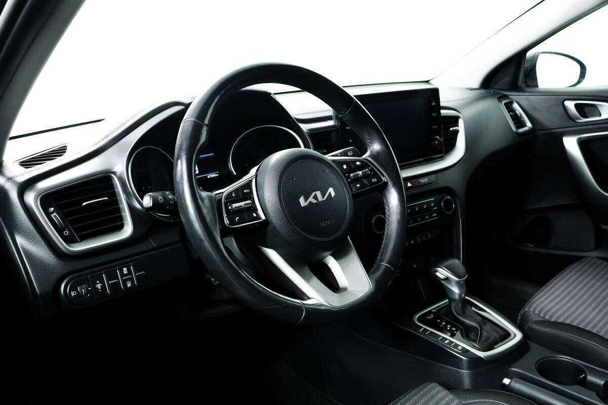 Купить Kia Ceed с пробегом. Фото: #12