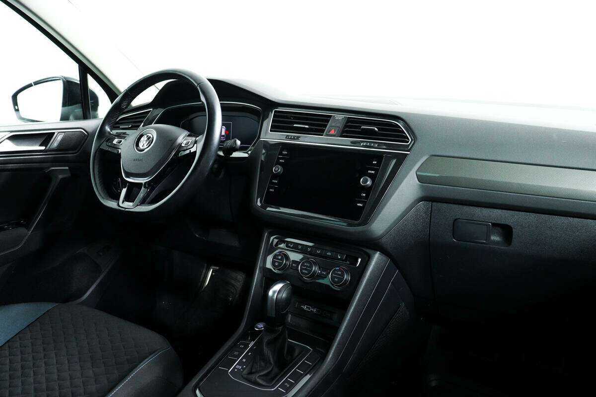 Купить Volkswagen Tiguan с пробегом. Фото: #8
