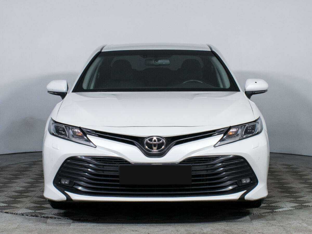 Купить Toyota Camry с пробегом. Фото: #1