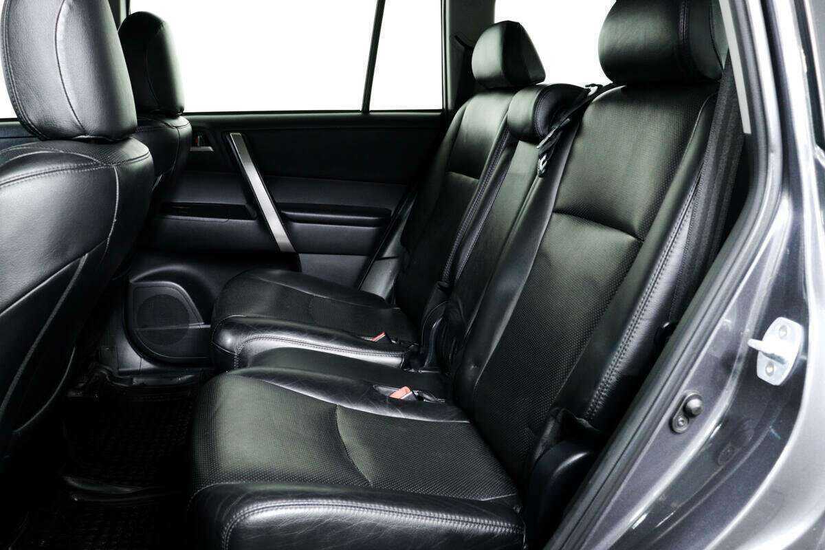 Купить Toyota Highlander с пробегом. Фото: #11