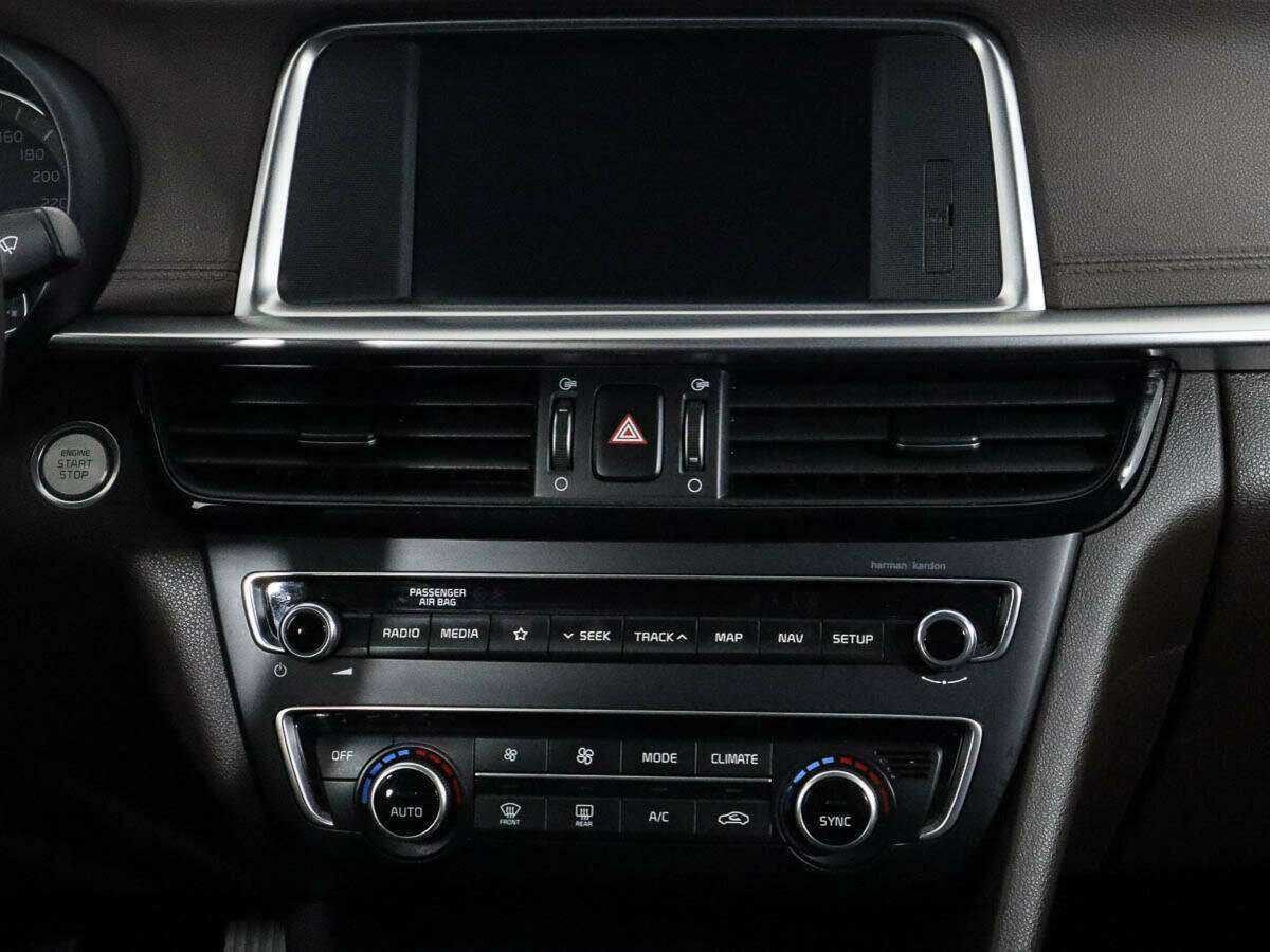Купить Kia Optima с пробегом. Фото: #9