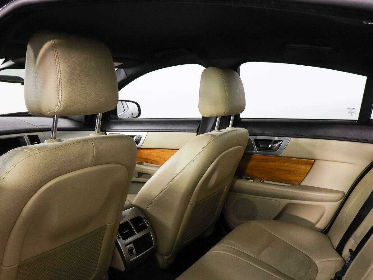 Купить Jaguar XF с пробегом. Фото: #11