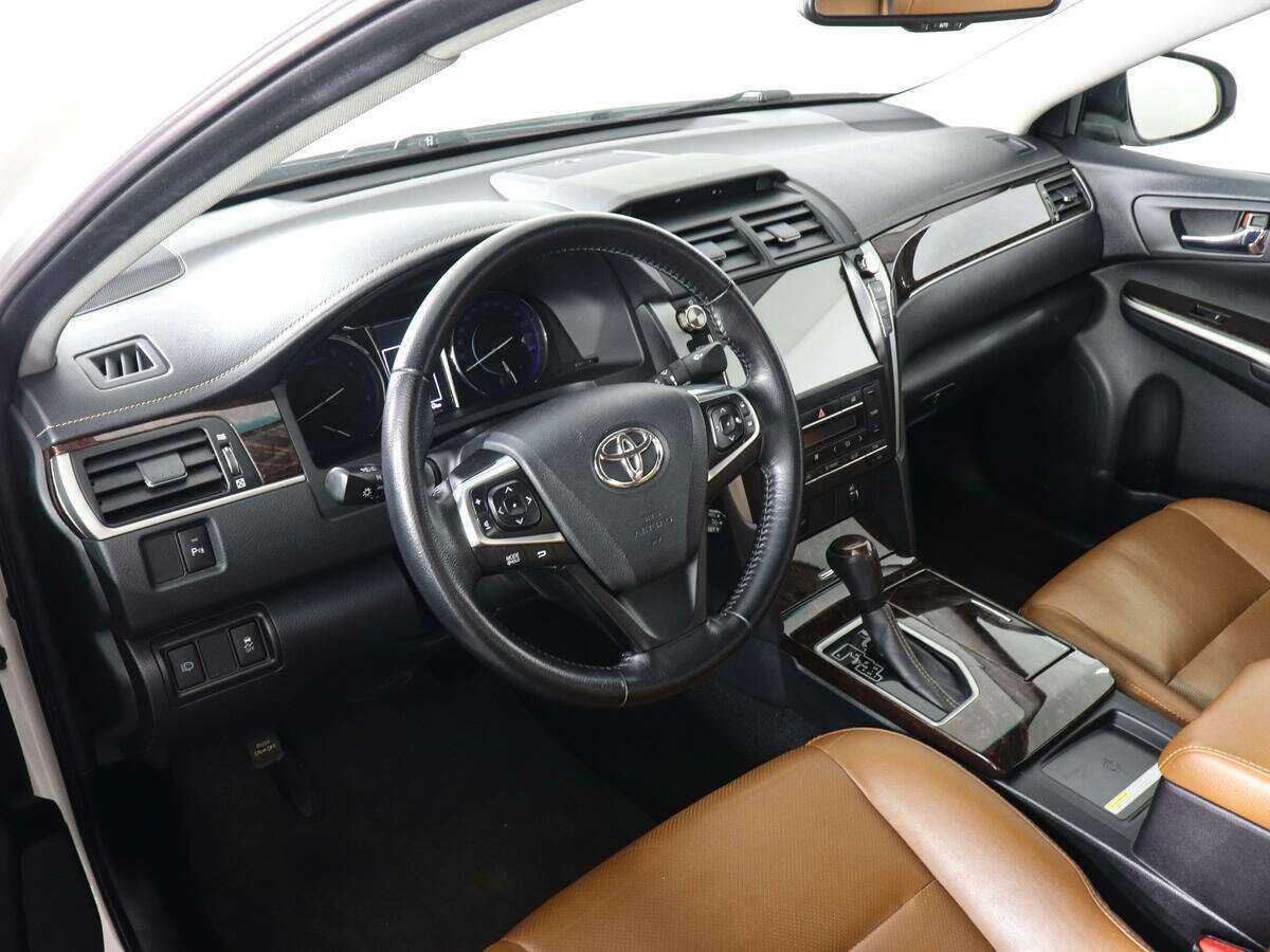 Купить Toyota Camry с пробегом. Фото: #8