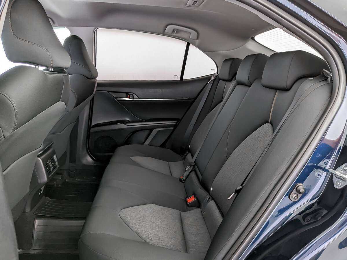 Купить Toyota Camry с пробегом. Фото: #9
