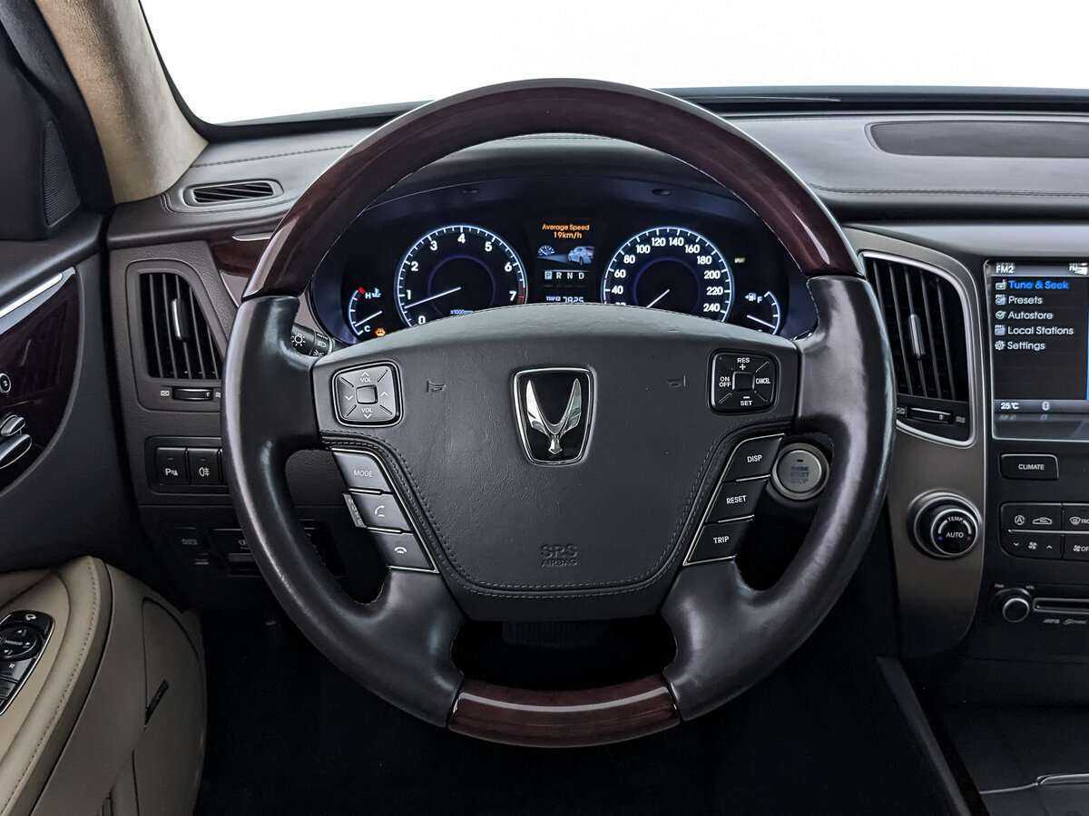 Купить Hyundai Equus с пробегом. Фото: #16