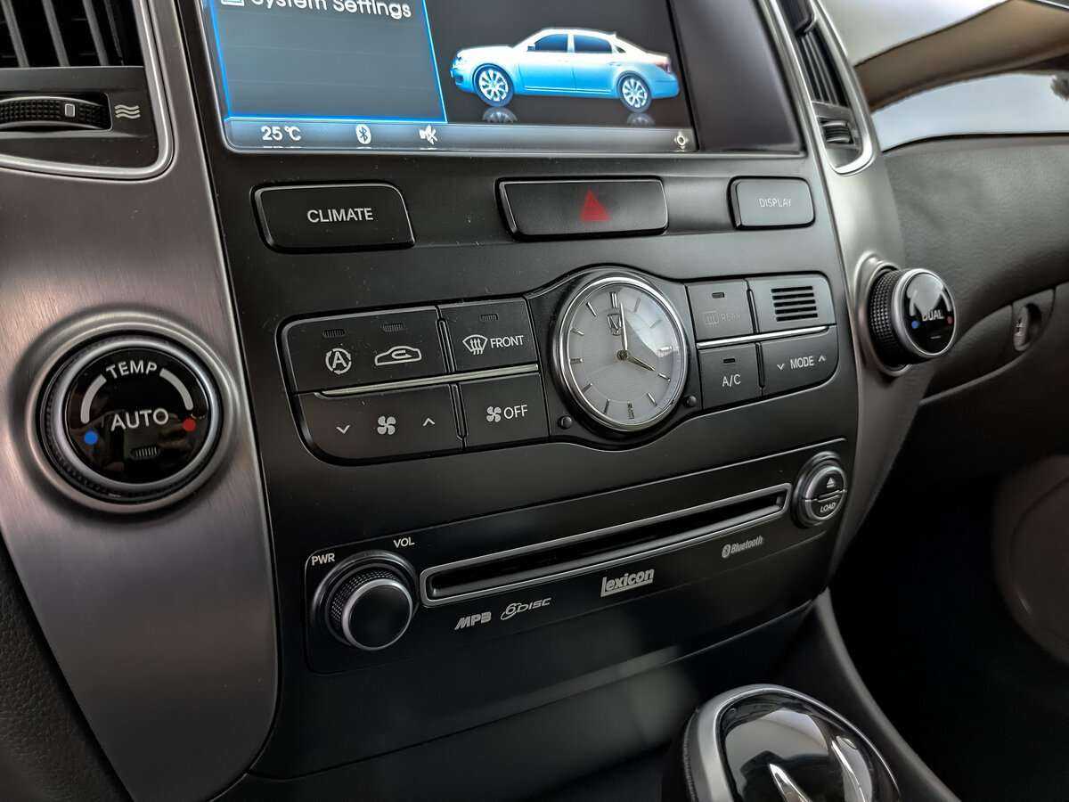 Купить Hyundai Equus с пробегом. Фото: #22