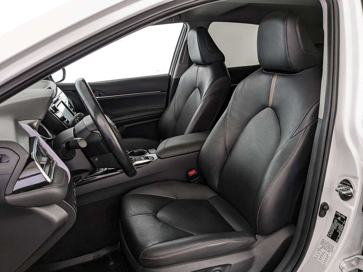 Купить Toyota Camry с пробегом. Фото: #14