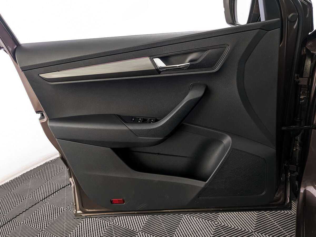 Купить Skoda Karoq с пробегом. Фото: #13