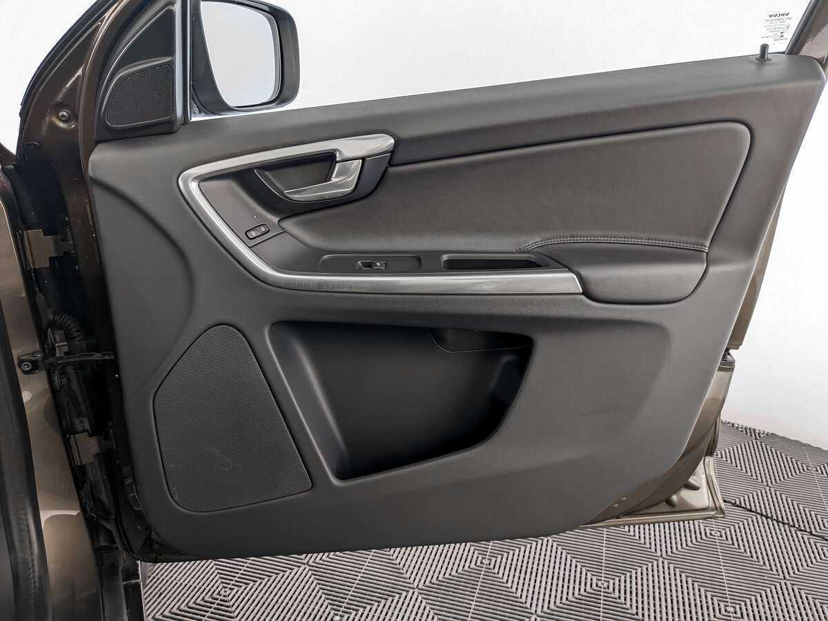 Купить Volvo XC60 с пробегом. Фото: #23