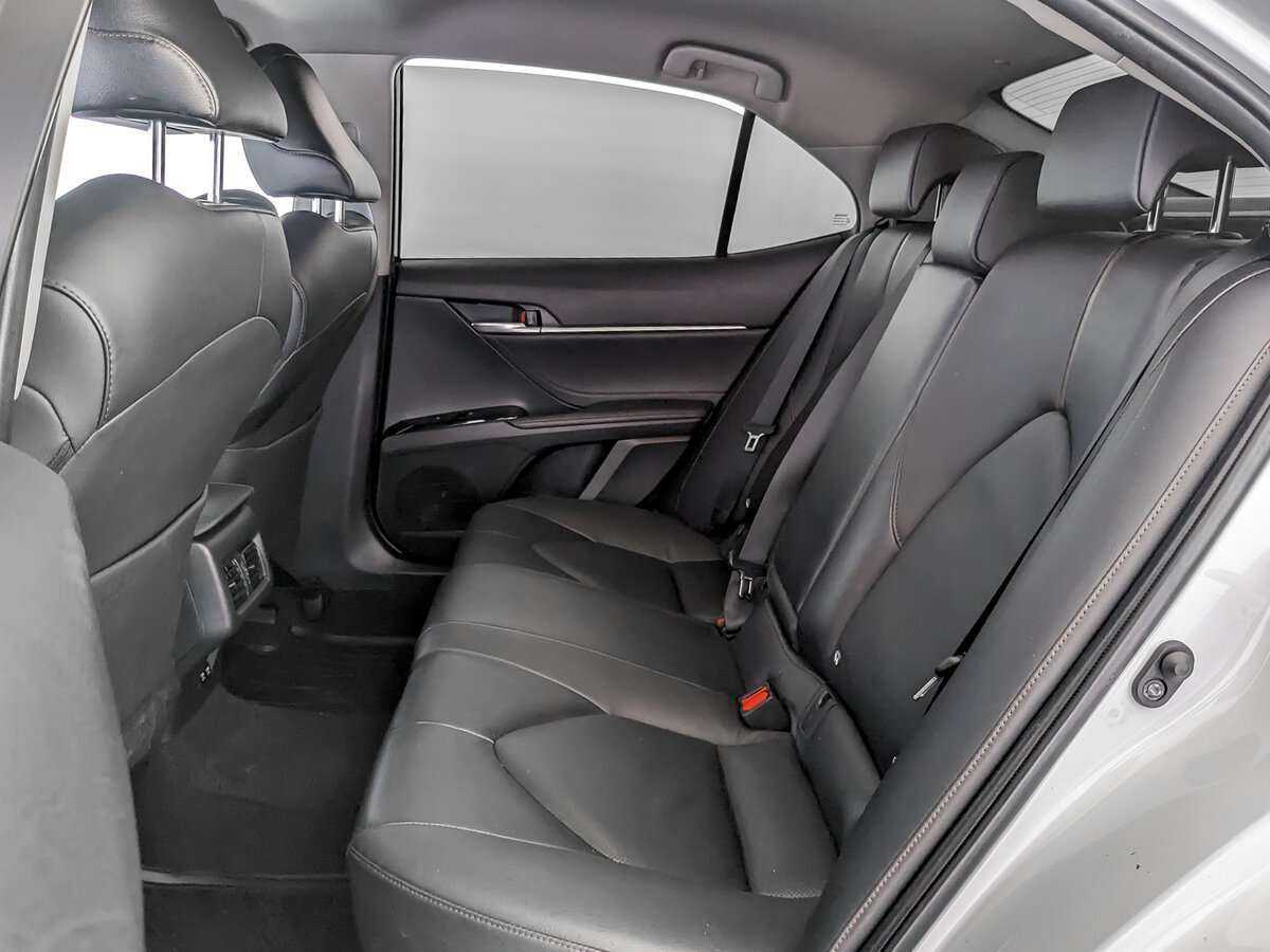 Купить Toyota Camry с пробегом. Фото: #11