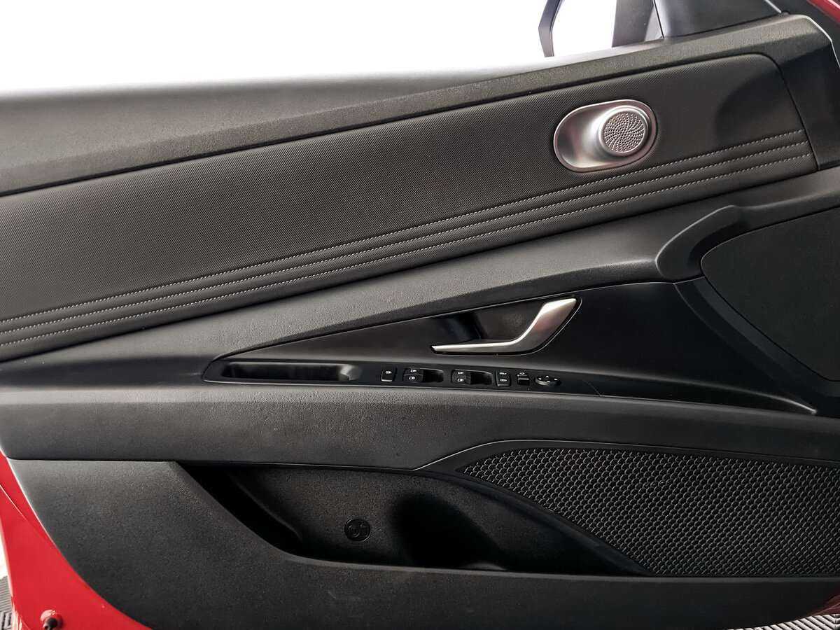 Купить Hyundai Elantra с пробегом. Фото: #14