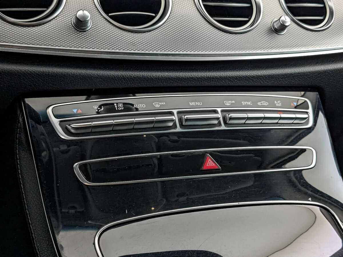 Купить Mercedes-Benz E-Класс с пробегом. Фото: #22