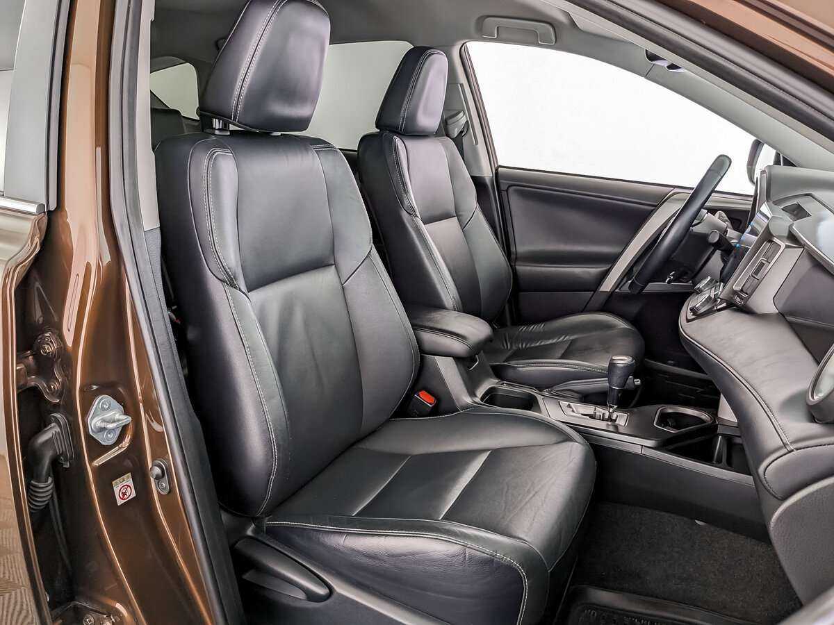 Купить Toyota RAV4 с пробегом. Фото: #19