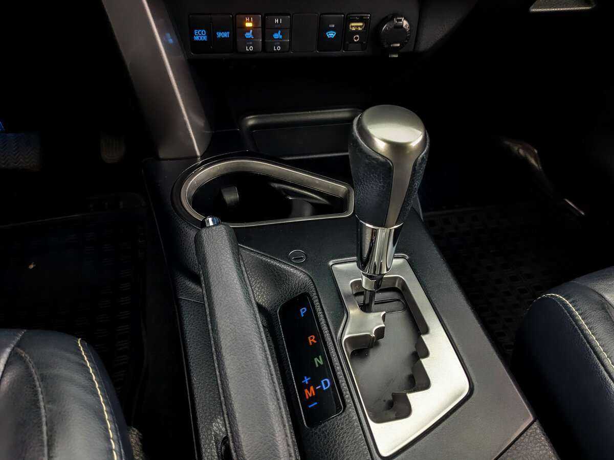 Купить Toyota RAV4 с пробегом. Фото: #21