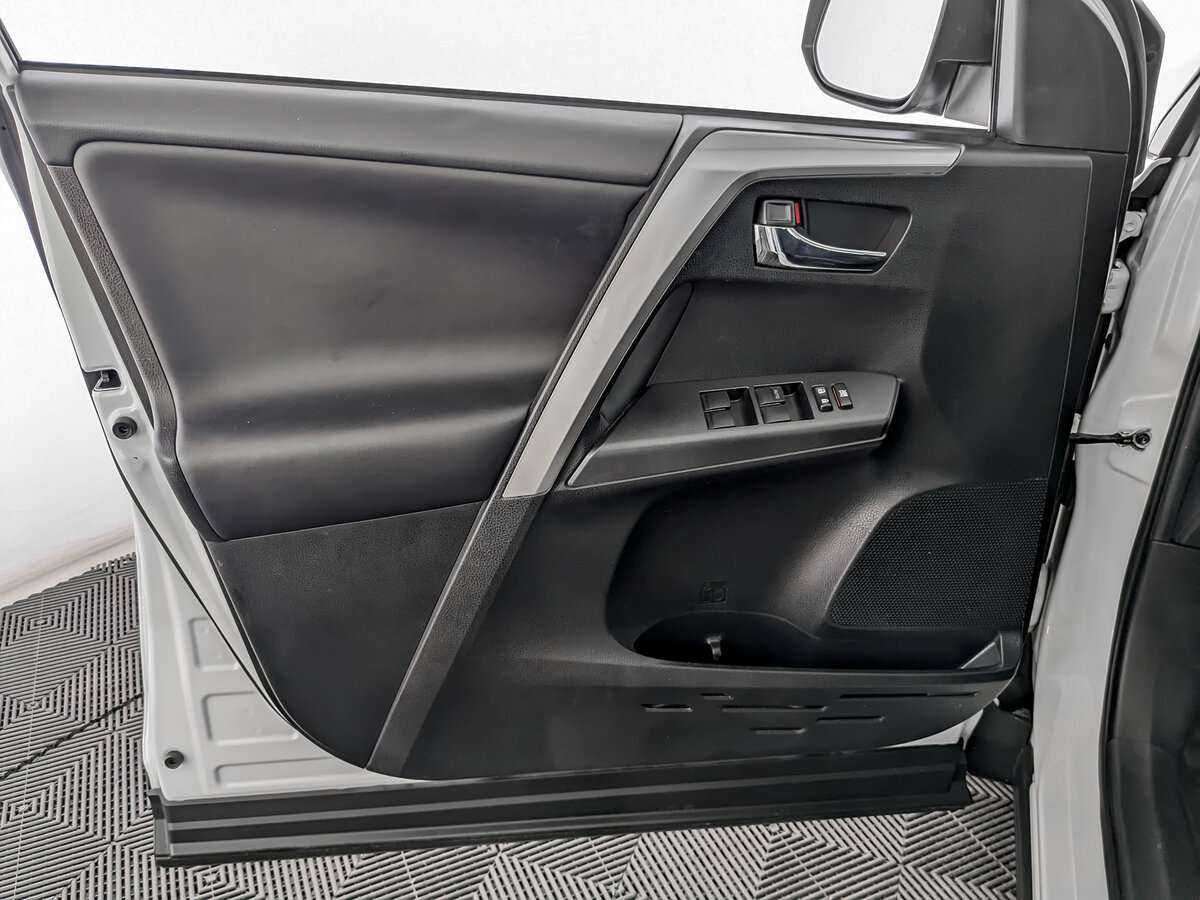 Купить Toyota RAV4 с пробегом. Фото: #14