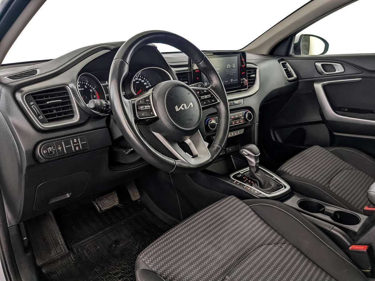 Купить Kia Ceed с пробегом. Фото: #10