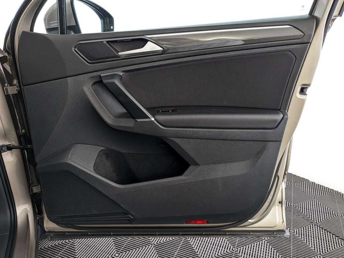 Купить Volkswagen Tiguan с пробегом. Фото: #20