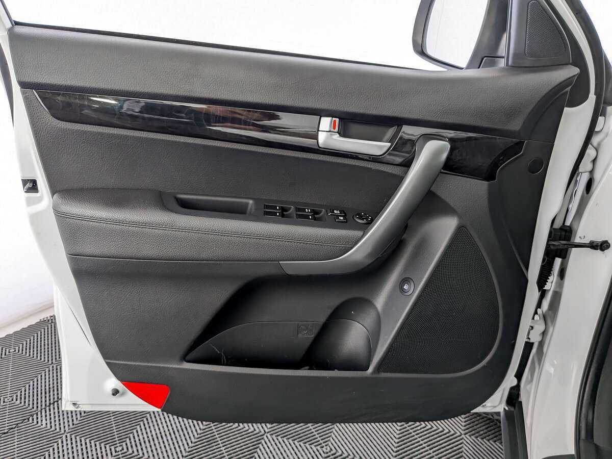 Купить Kia Sorento с пробегом. Фото: #13