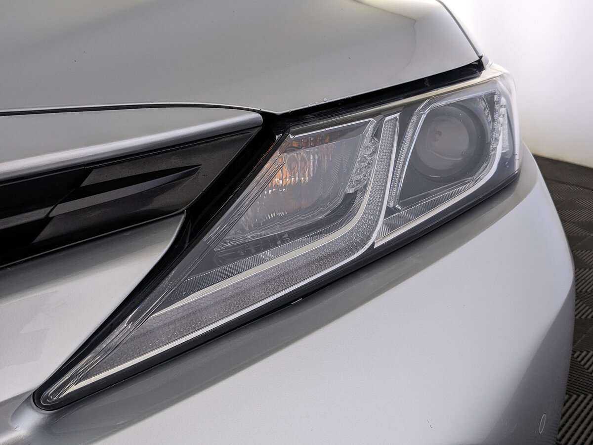 Купить Toyota Camry с пробегом. Фото: #10