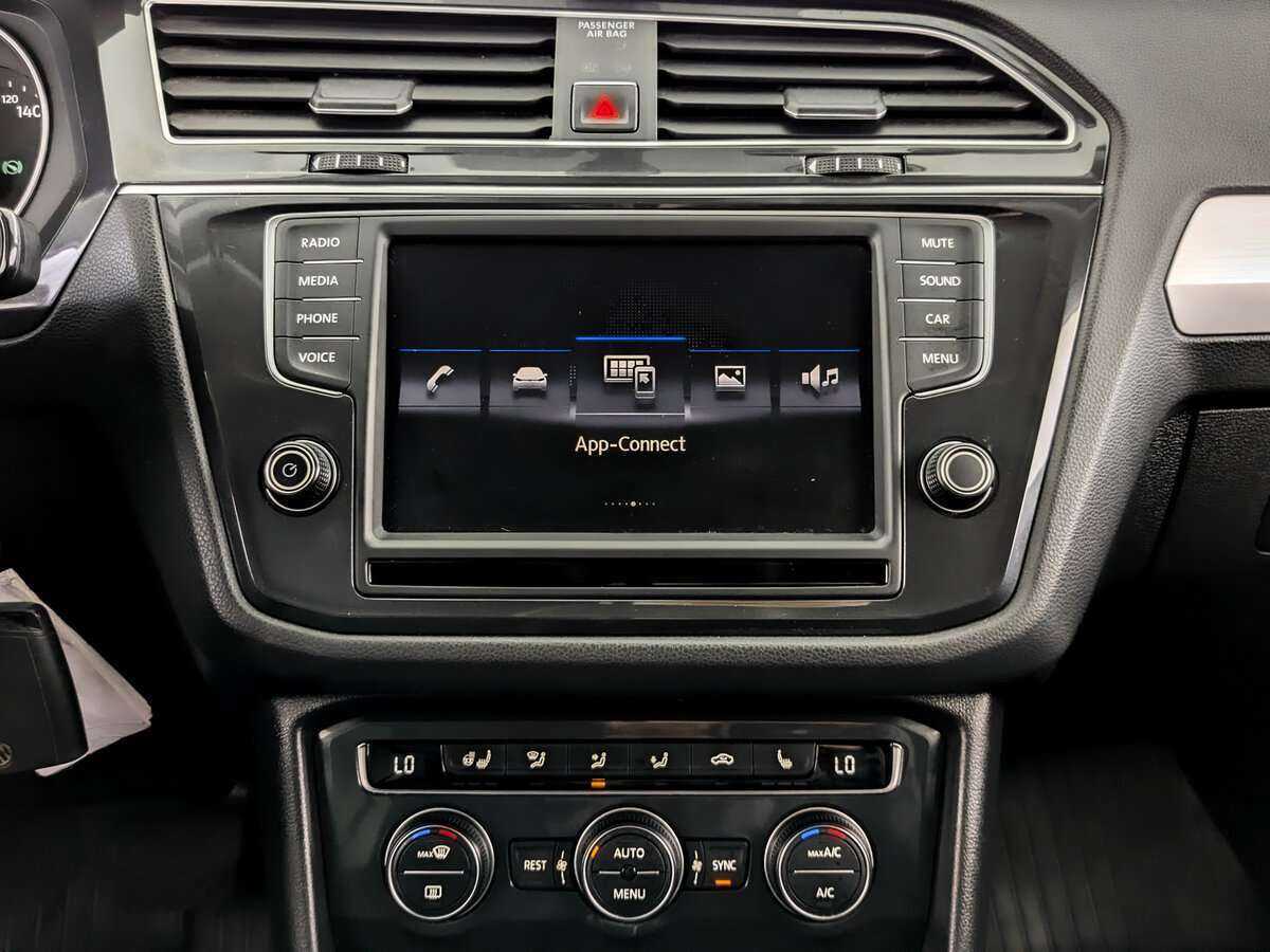 Купить Volkswagen Tiguan с пробегом. Фото: #12