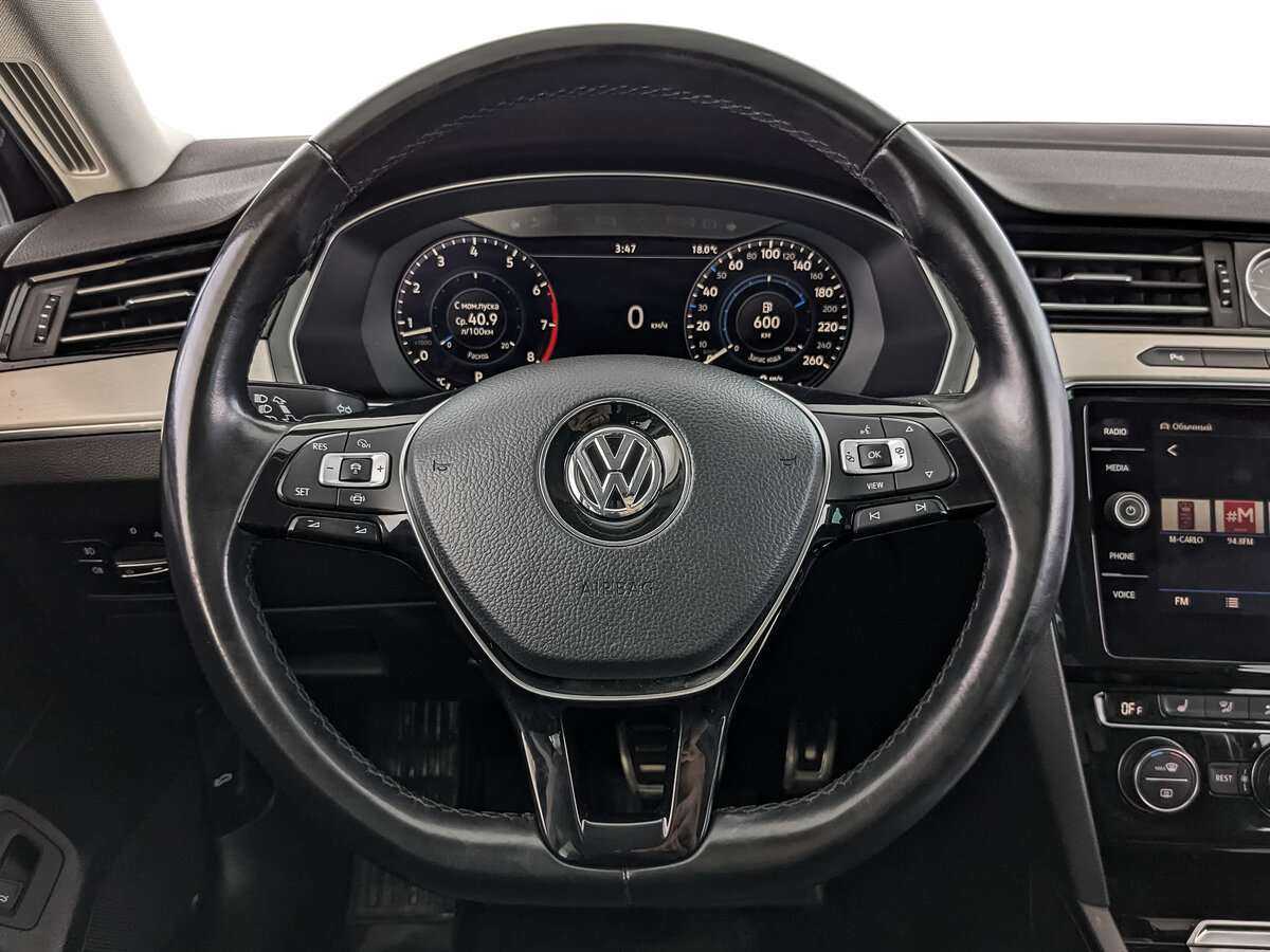 Купить Volkswagen Passat с пробегом. Фото: #17