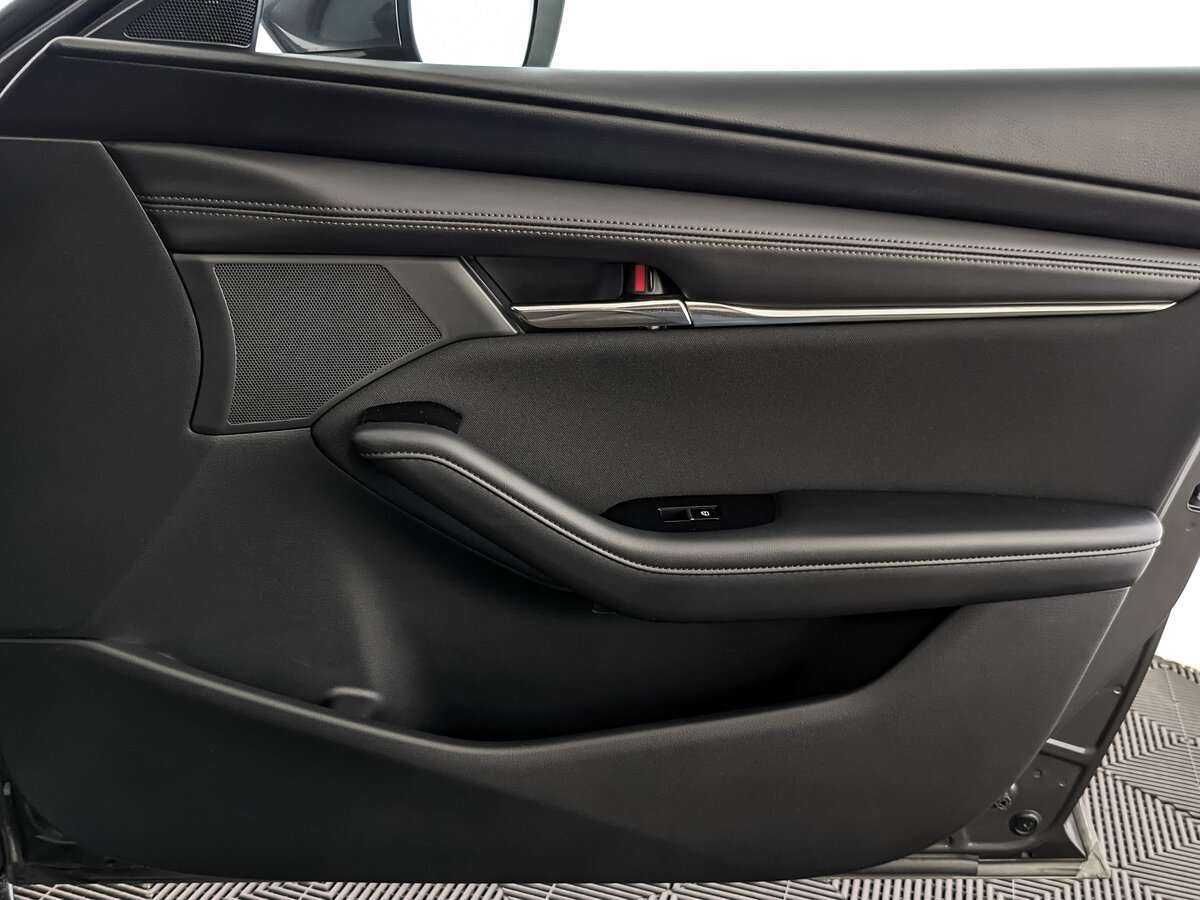 Купить Mazda 3 с пробегом. Фото: #18