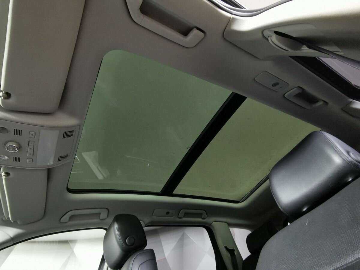 Купить Volkswagen Touareg с пробегом. Фото: #16