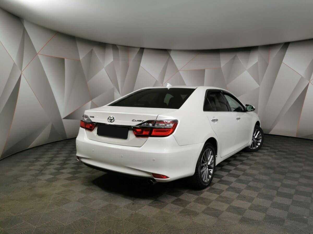 Купить Toyota Camry с пробегом. Фото: #1