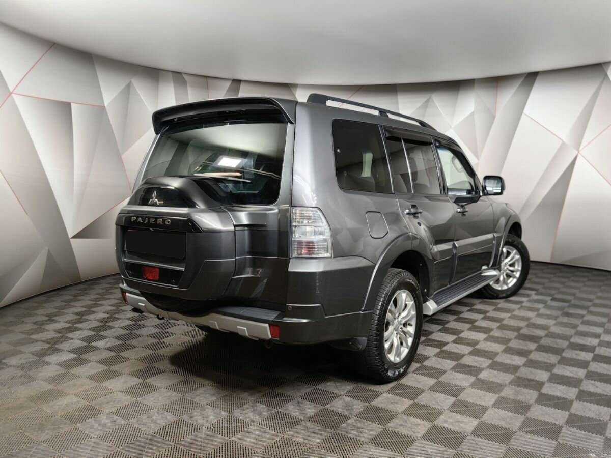 Купить Mitsubishi Pajero с пробегом. Фото: #1