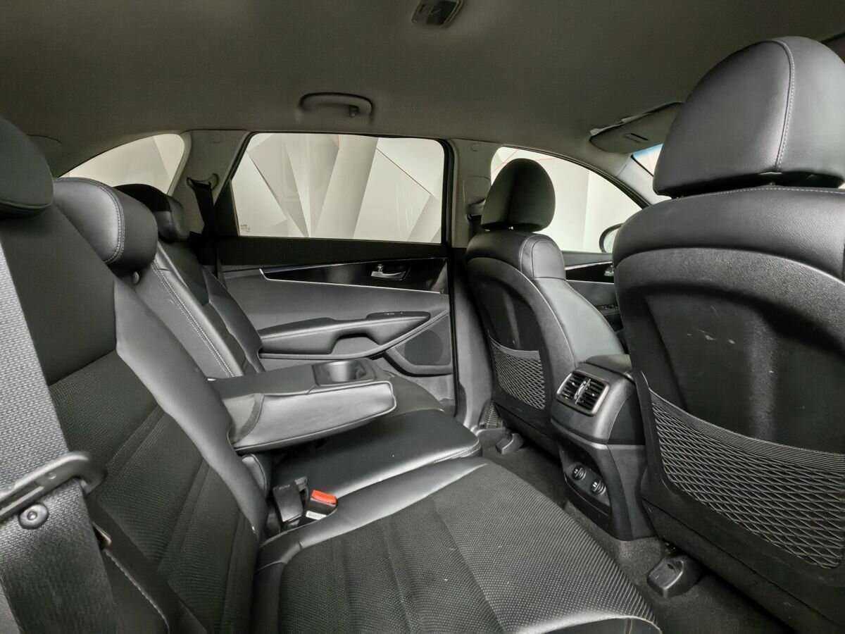 Купить Kia Sorento с пробегом. Фото: #11