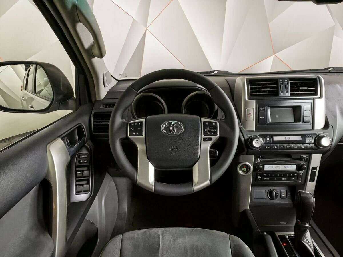 Купить Toyota Land Cruiser Prado с пробегом. Фото: #14