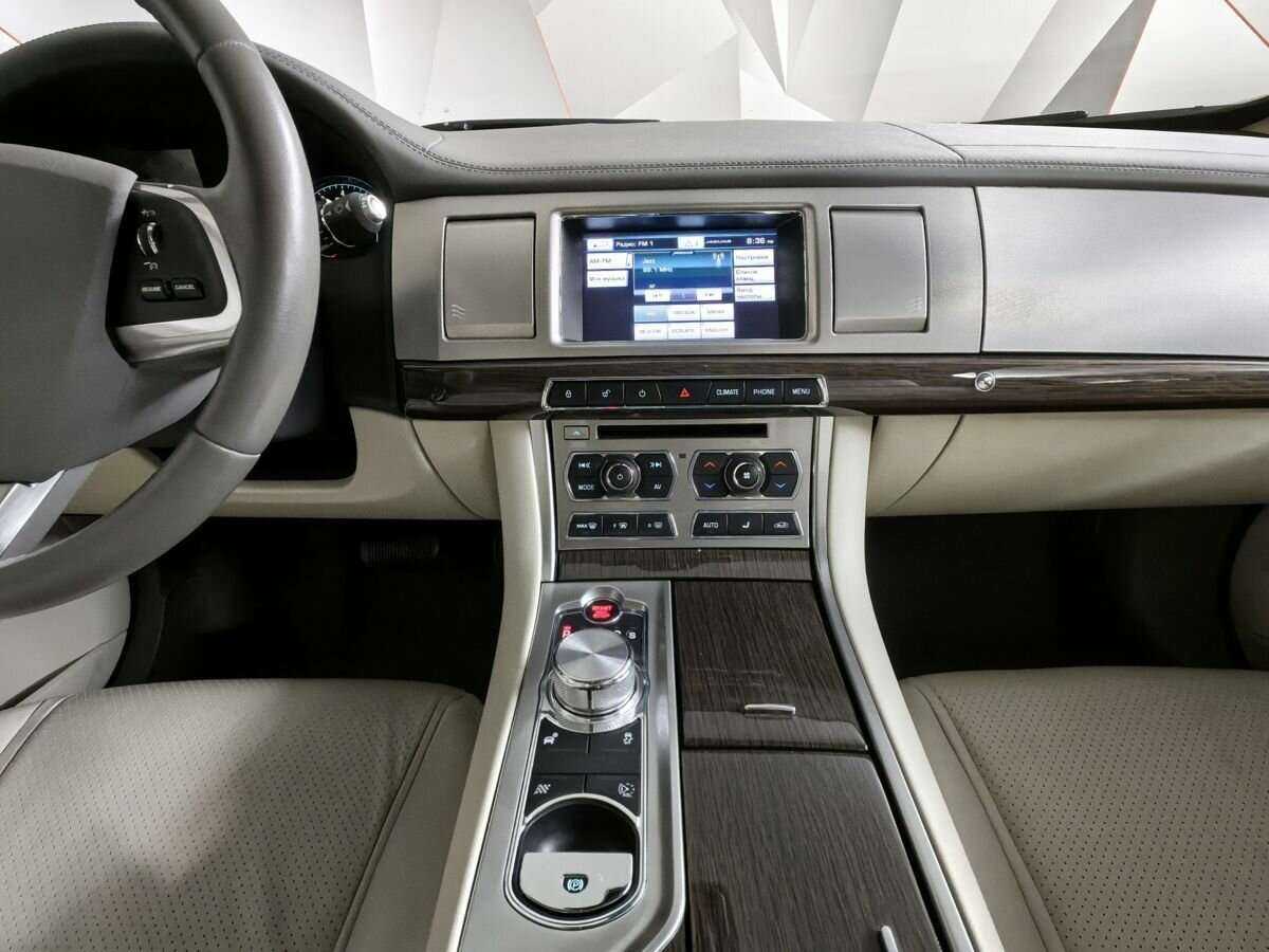 Купить Jaguar XF с пробегом. Фото: #10