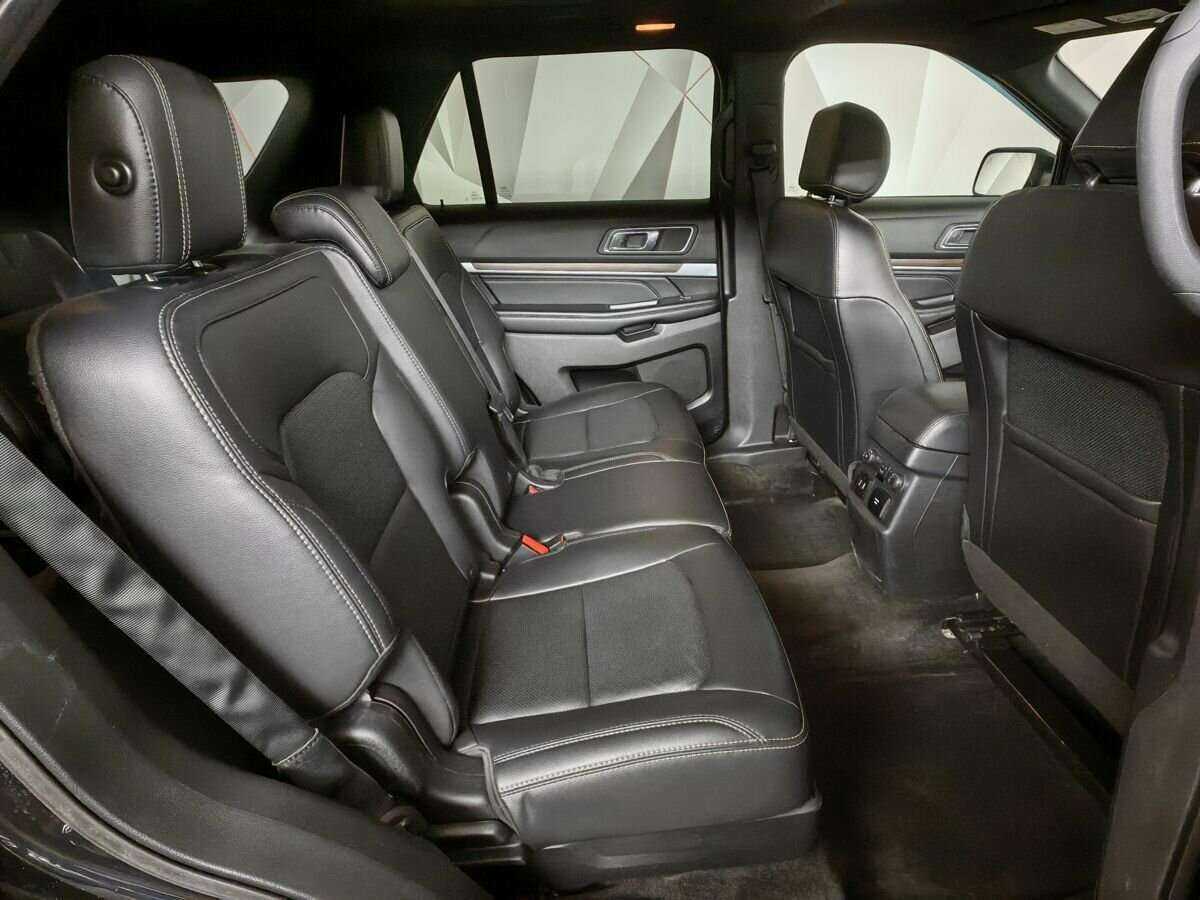 Купить Ford Explorer с пробегом. Фото: #10