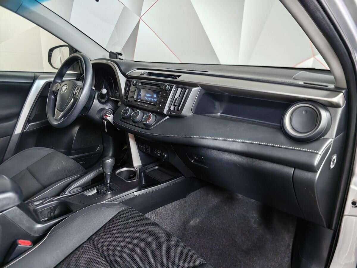 Купить Toyota RAV4 с пробегом. Фото: #7
