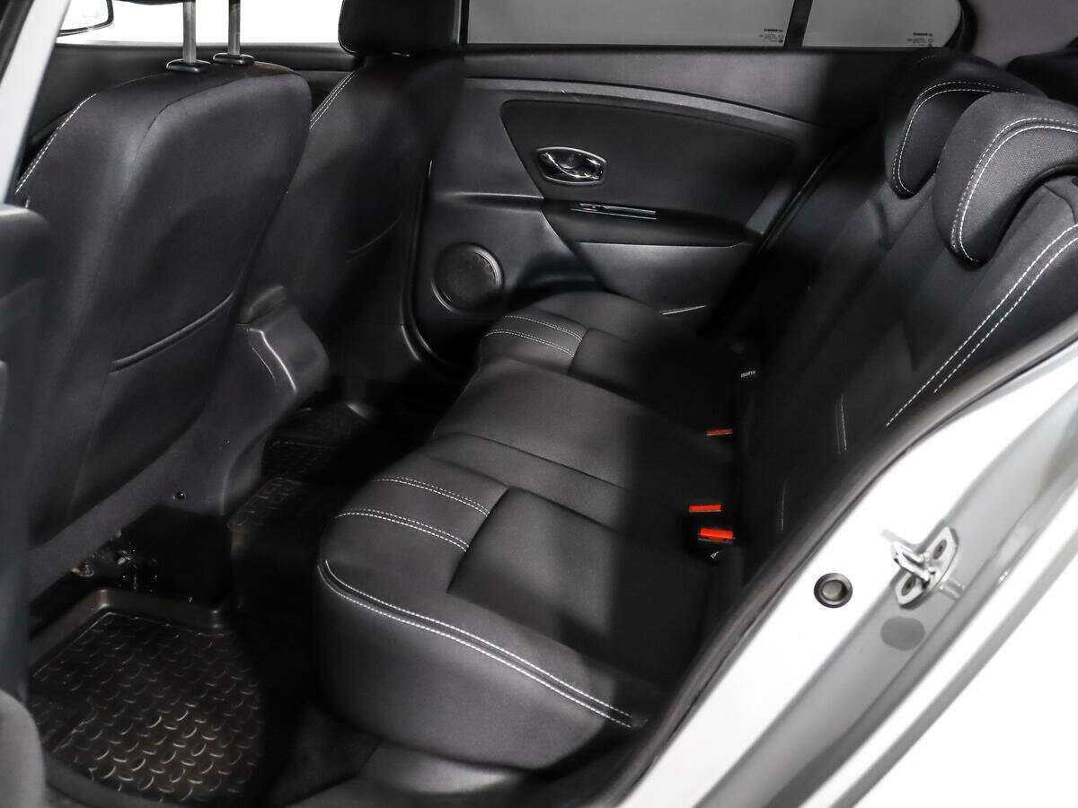 Купить Renault Fluence с пробегом. Фото: #9