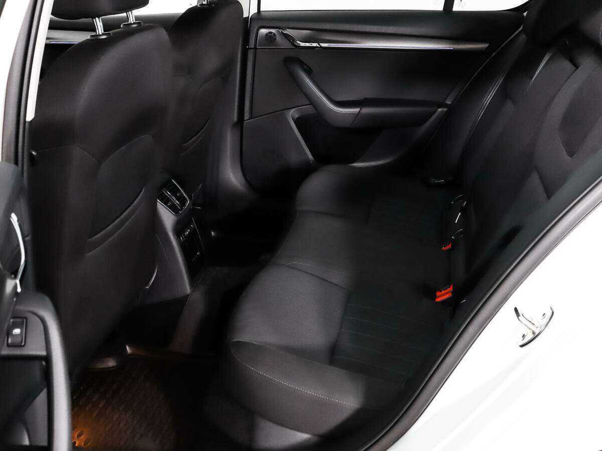 Купить Skoda Octavia с пробегом. Фото: #9