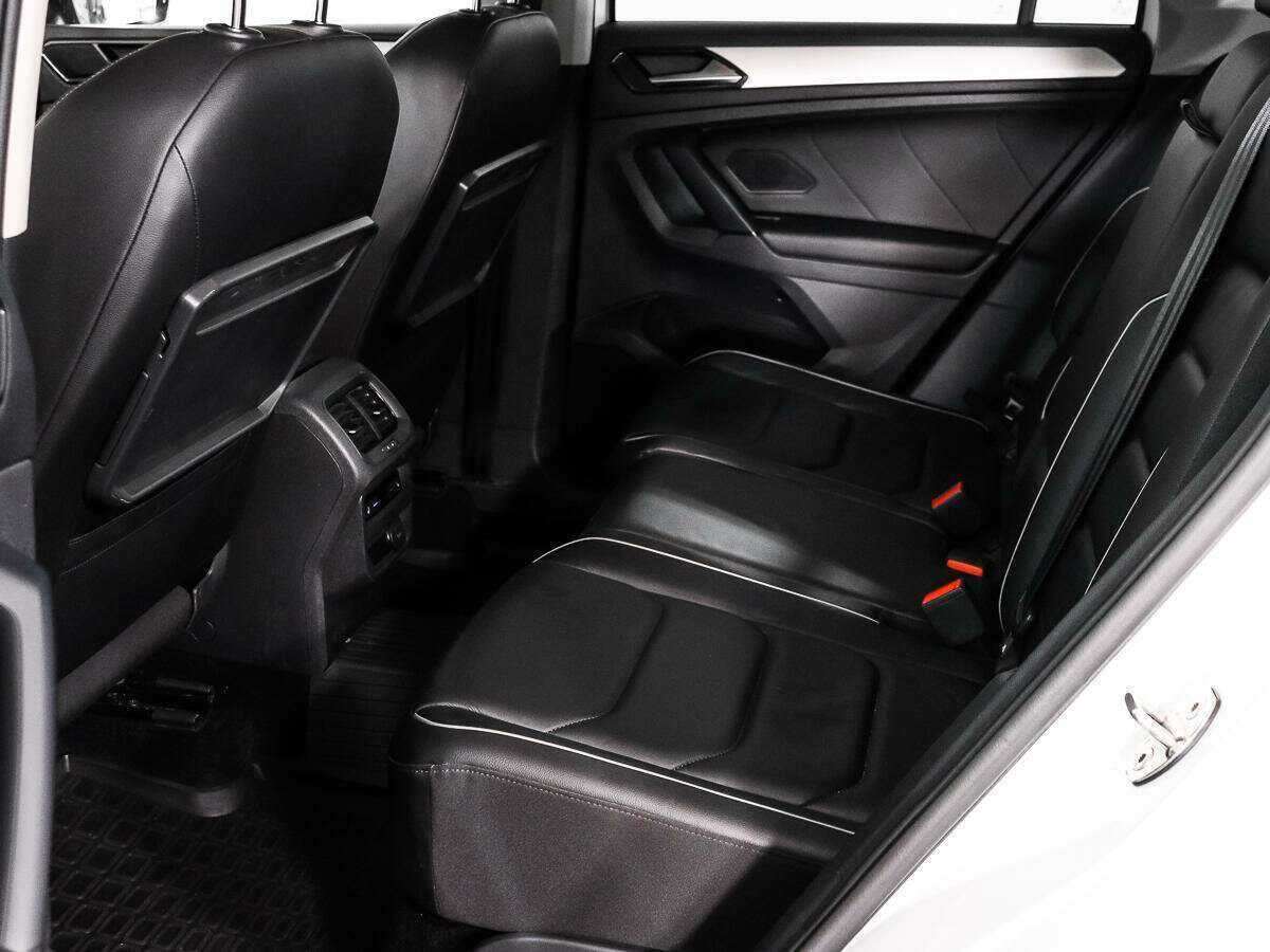 Купить Volkswagen Tiguan с пробегом. Фото: #11