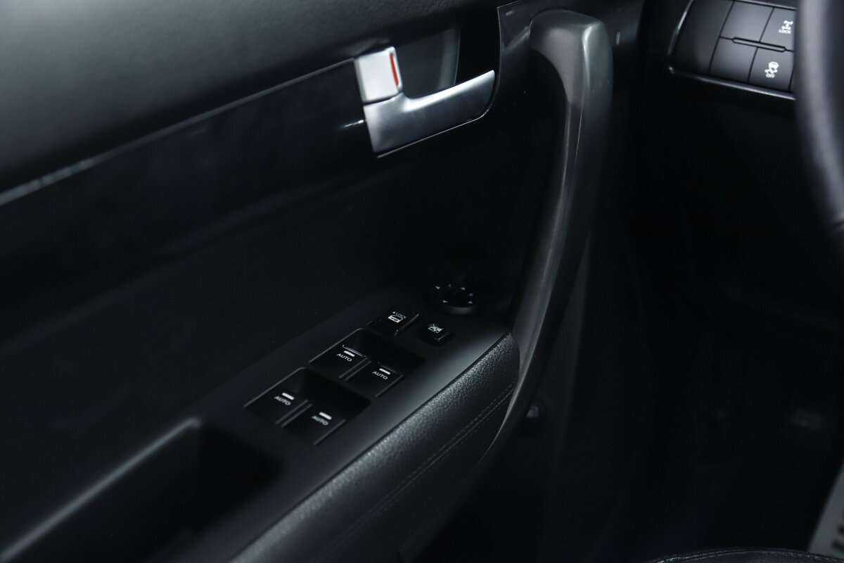 Купить Kia Sorento с пробегом. Фото: #11
