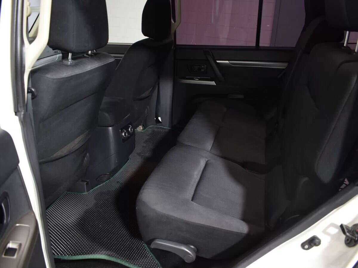 Купить Mitsubishi Pajero с пробегом. Фото: #7