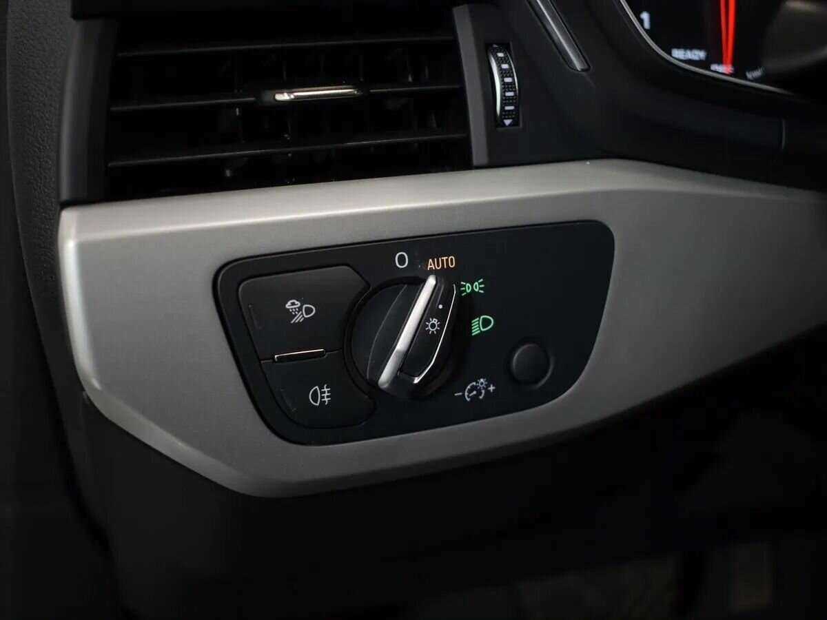 Купить Audi A4 с пробегом. Фото: #11