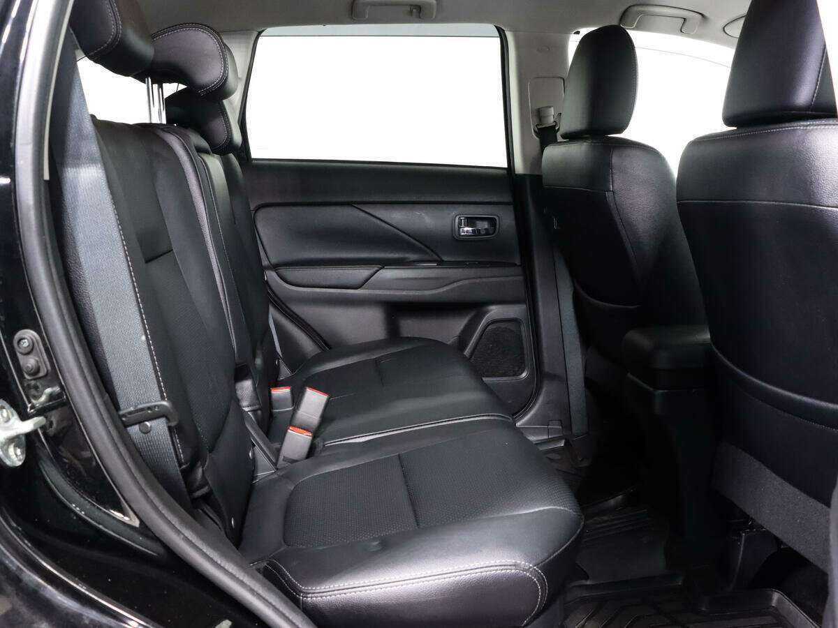 Купить Mitsubishi Outlander с пробегом. Фото: #9