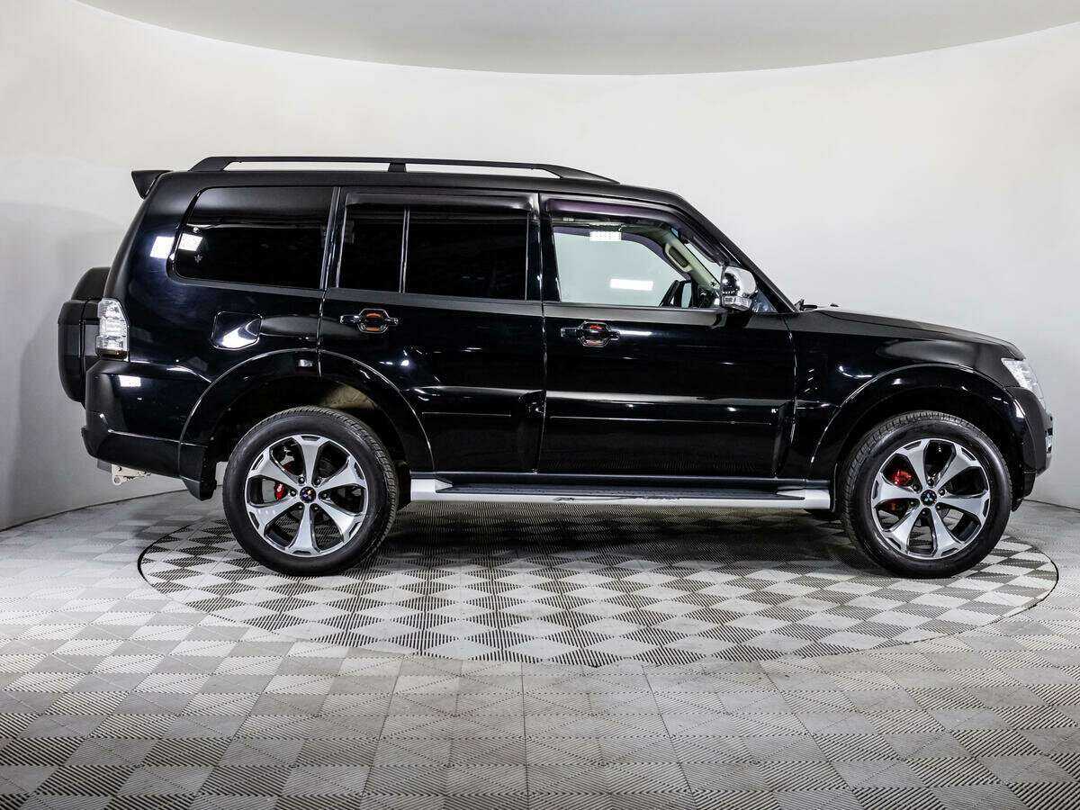 Купить Mitsubishi Pajero с пробегом. Фото: #3
