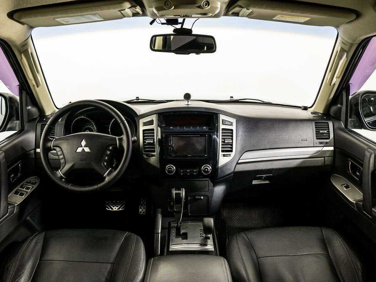 Купить Mitsubishi Pajero с пробегом. Фото: #12