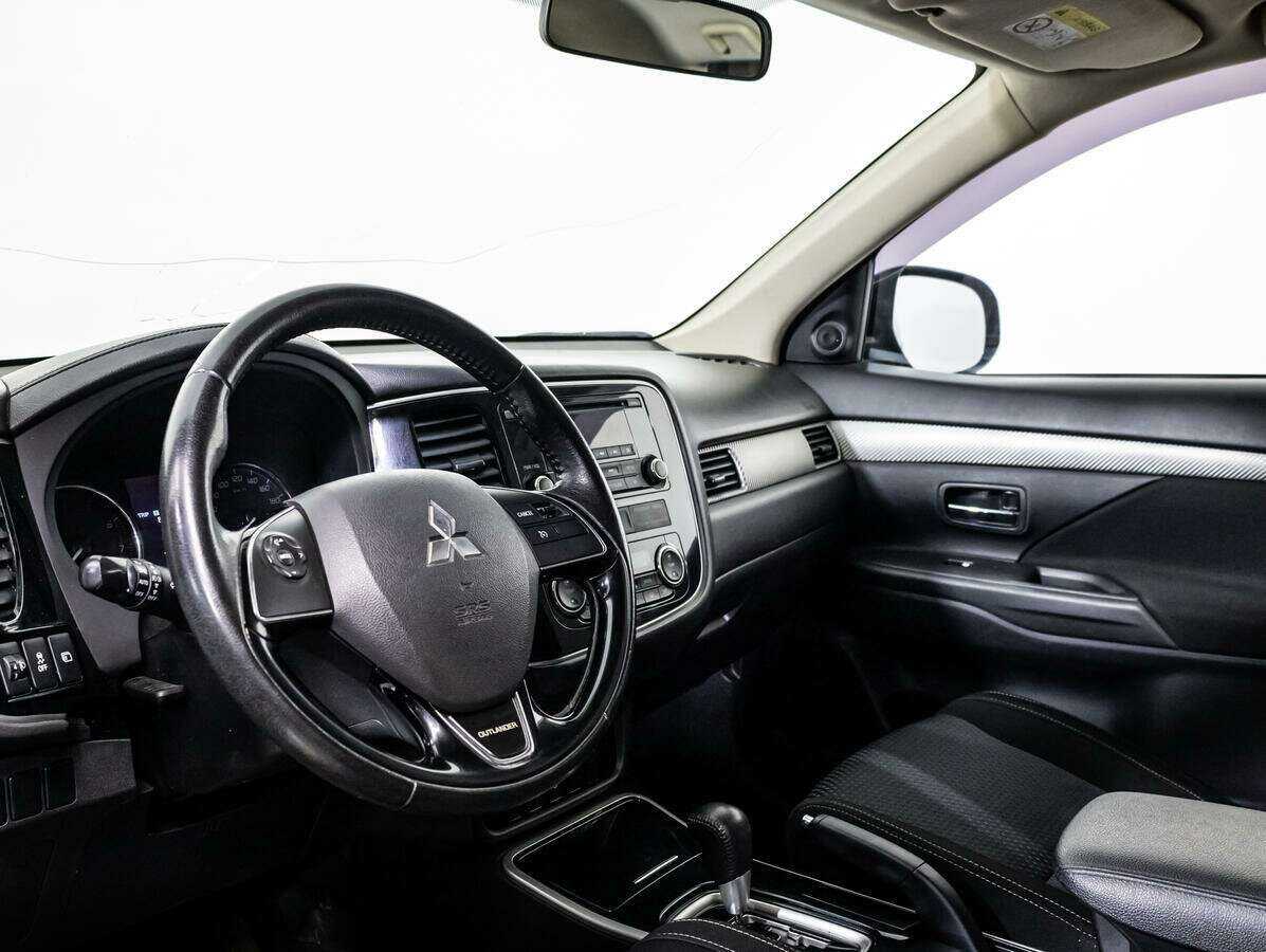 Купить Mitsubishi Outlander с пробегом. Фото: #8