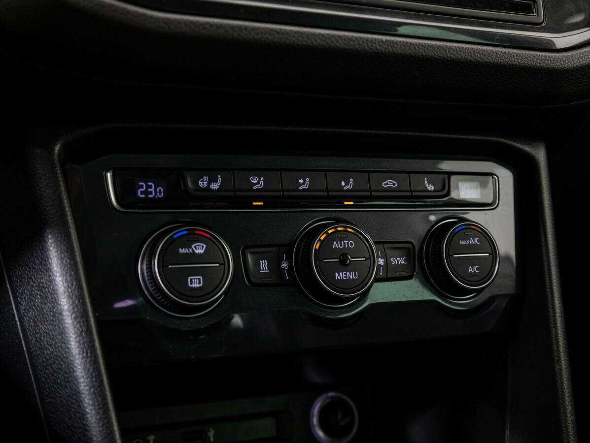 Купить Volkswagen Tiguan с пробегом. Фото: #15