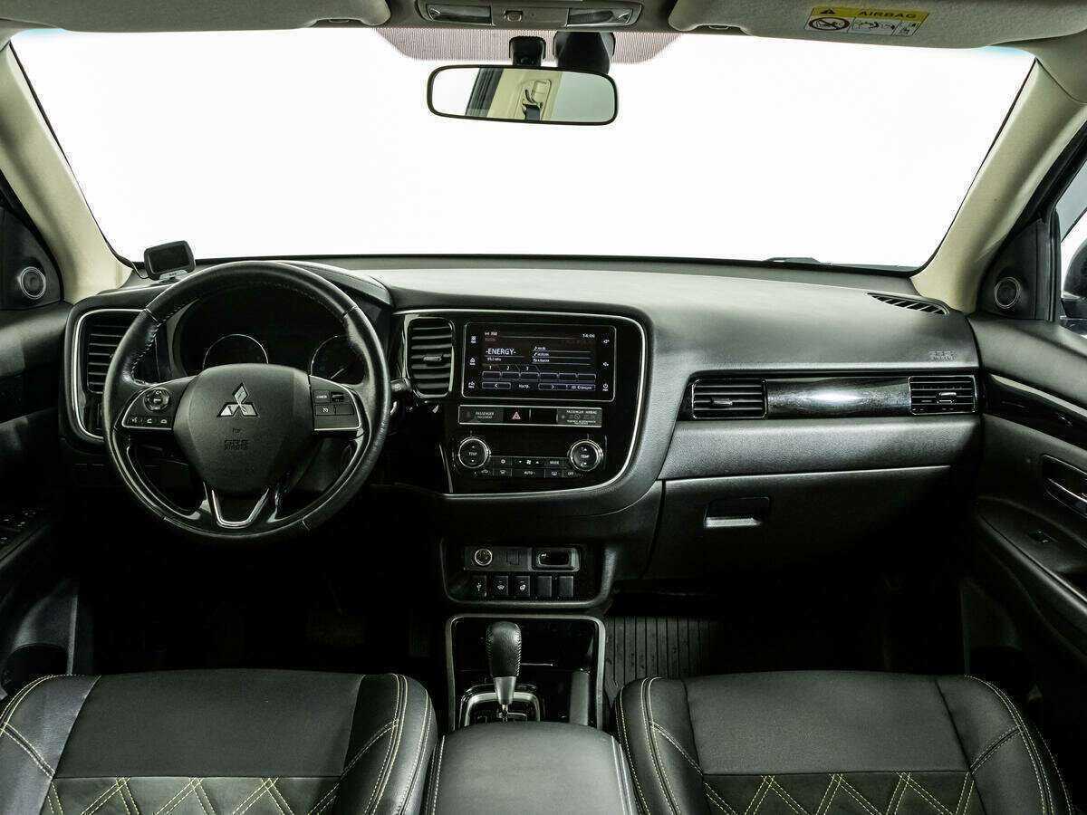 Купить Mitsubishi Outlander с пробегом. Фото: #10