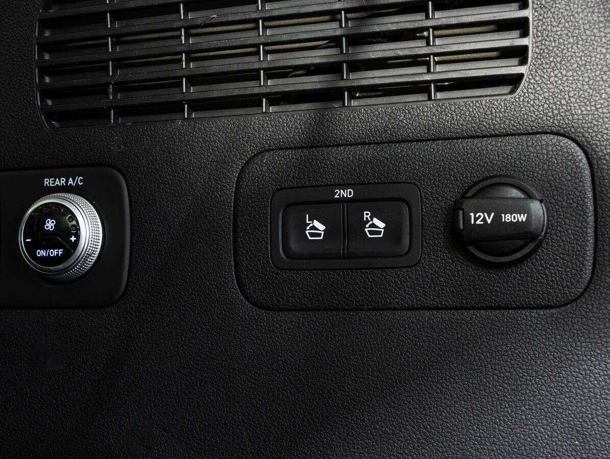 Купить Hyundai Santa Fe с пробегом. Фото: #21