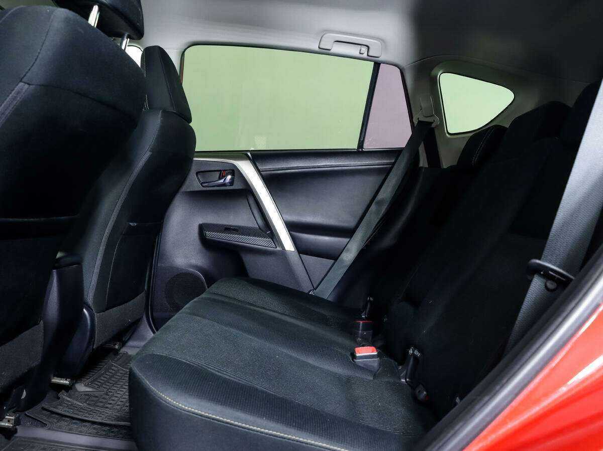Купить Toyota RAV4 с пробегом. Фото: #8