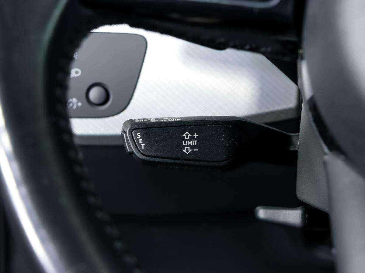 Купить Audi A4 с пробегом. Фото: #8